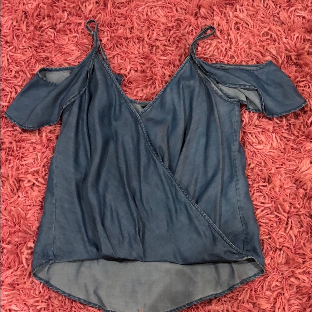 Tank top with arm ruffle